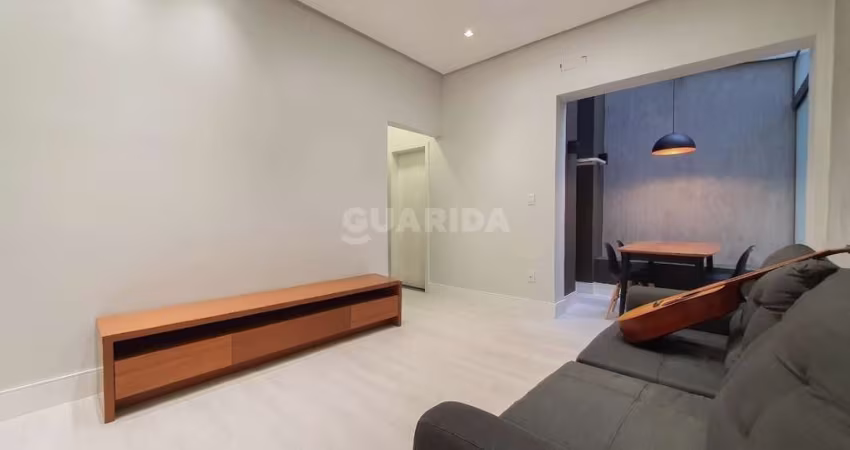 Apartamento com Espaço Gourmet, semimobiliado, no Bairro Floresta!