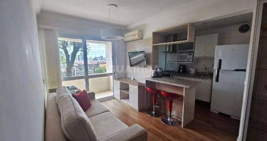 Apartamento mobiliado, com 2 dormitórios, sendo 1 suíte, no bairro Petrópolis