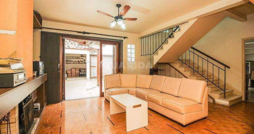 Casa mobiliada com 3 dormitórios no Bairro Petrópolis