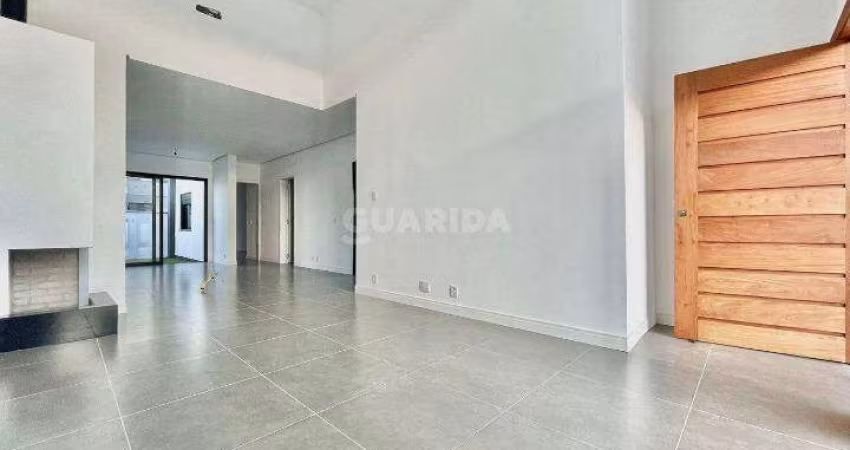 Casa em Condomínio, nova, com 3 dormitórios, sendo 1 suíte, no bairro Hípica