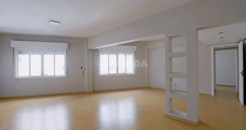 Amplo Apartamento com 3 dormitórios, sendo 1 suíte, no bairro Rio Branco