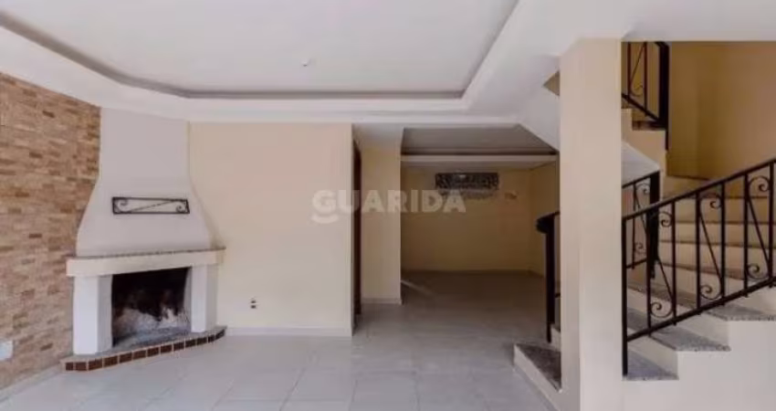 Casa Residencial com 3 dormitórios suítes, no bairro Tristeza