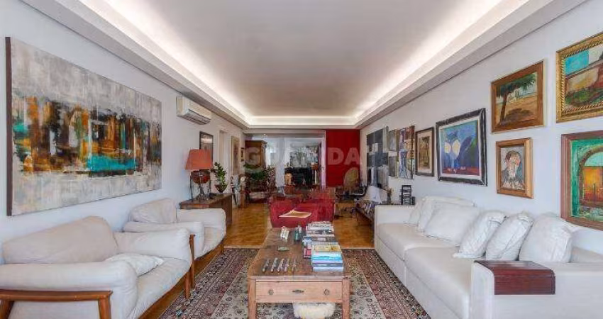 Amplo apartamento com 1 dormitório, vista para o Guaíba, no coração do Centro Histórico