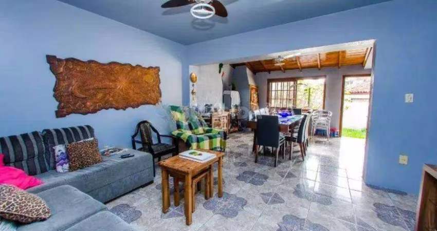 Casa Residencial com 4 dormitórios e 4 vagas de garagem, no bairro Jardim Europa