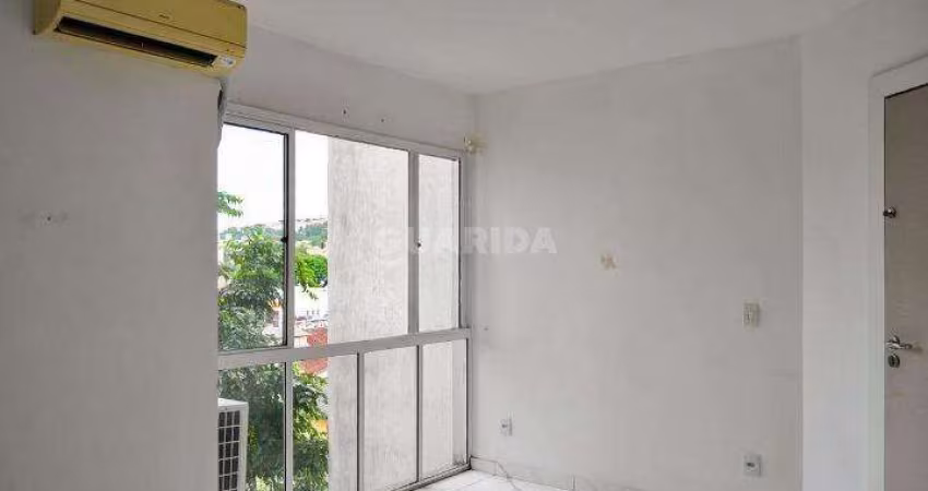 Apartamento com 2 dormitórios para alugar no bairro Teresópolis