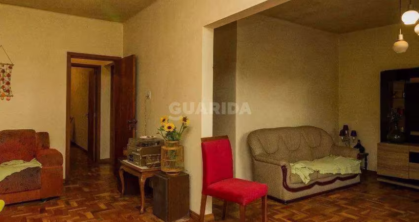 Casa Residencial com 3 dormitórios, no bairro Rio Branco