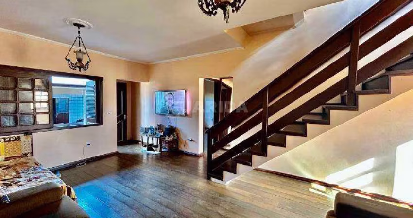 Casa Residencial com 7 dormitórios, sendo 1 suíte, no bairro Cristo Redentor