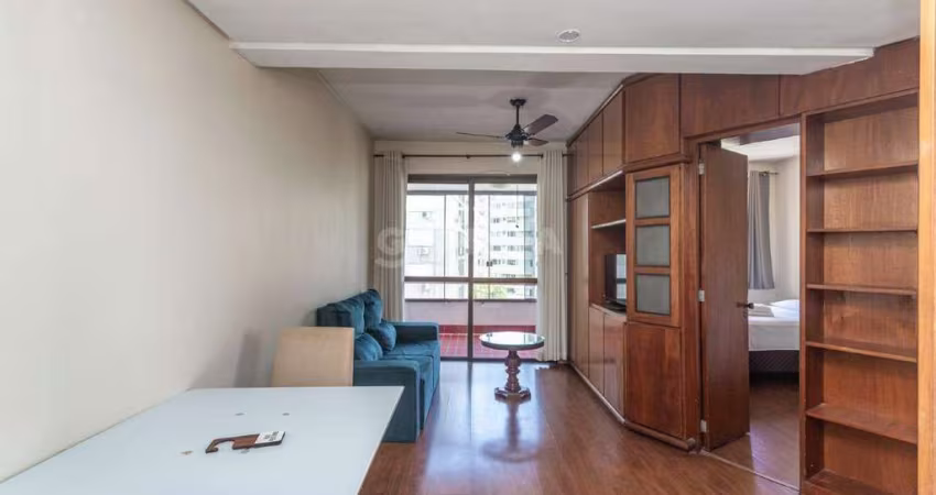 Apartamento mobiliado com 1 dormitório e 1 vaga de garagem no bairro Bom Fim