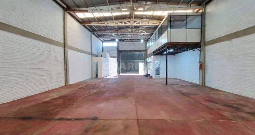 Depósito comercial com área total de 256m² no bairro Humaitá