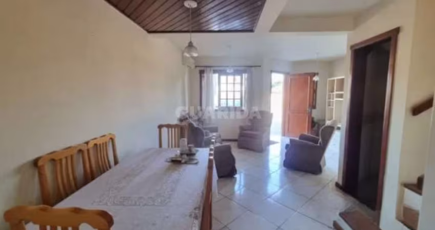 Casa em Condomínio com 2 dormitórios, mobiliada, e 1 vaga de garagem no bairro Hípica