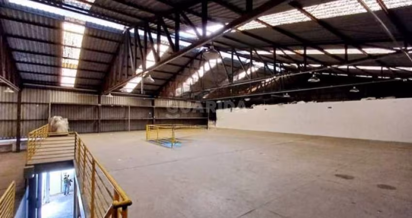 Pavilhão com 1.300m² no bairro São Geraldo