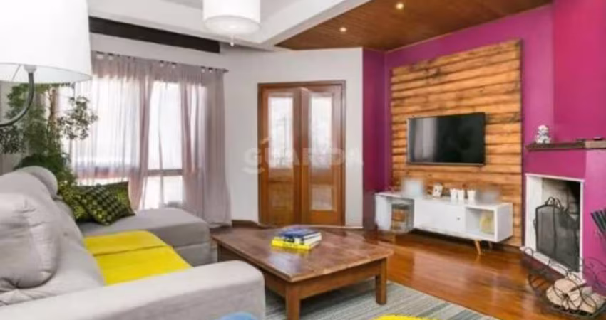 Casa mobiliada com 3 suítes, no bairro Espirito Santo