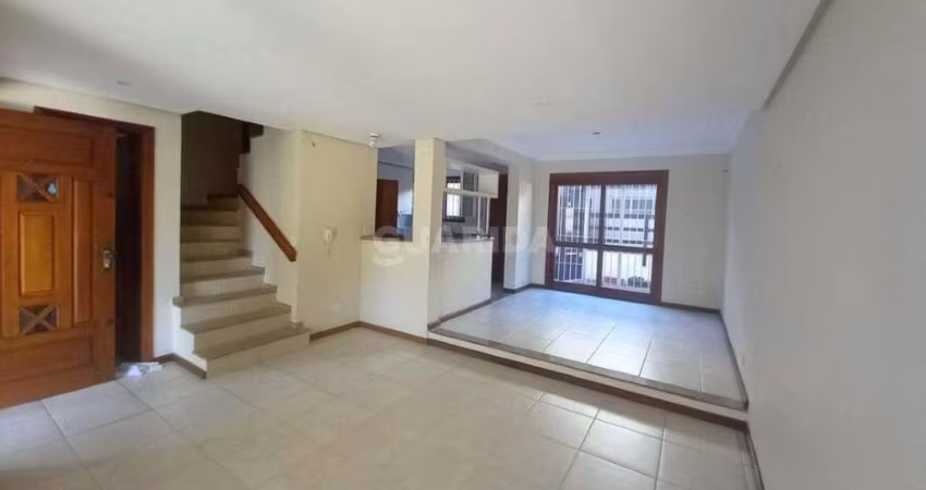 Casa em condomínio com 3 dormitórios, sendo 1 suíte com sacada, e 1 vaga de garagem no bairro Tristeza