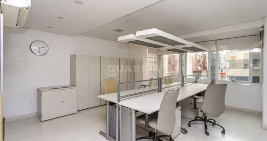 Conjunto comercial mobiliado e com 1 vaga de garagem, no bairro independência
