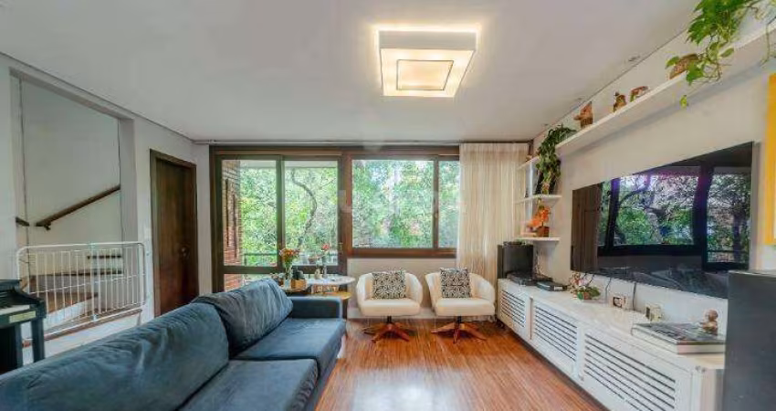 Casa sobrado de 3 dormitórios, sendo 2 suítes no bairro Vila Assunção.