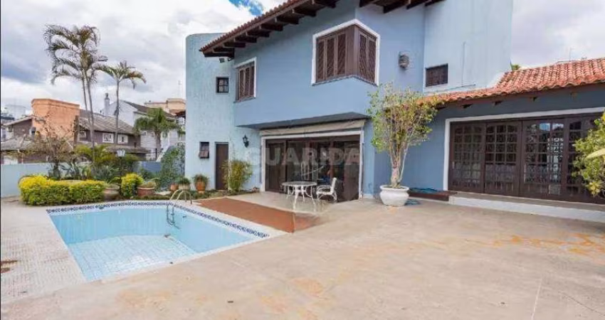 Casa ampla de 4 dormitórios, sendo 3 suíte, no bairro Chácara das Pedras.