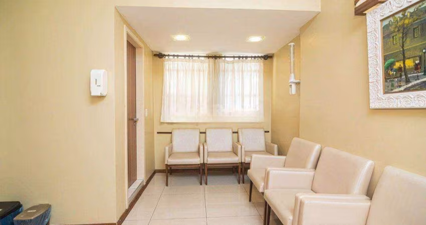 Sala comercial com 90m² no bairro Centro Histórico