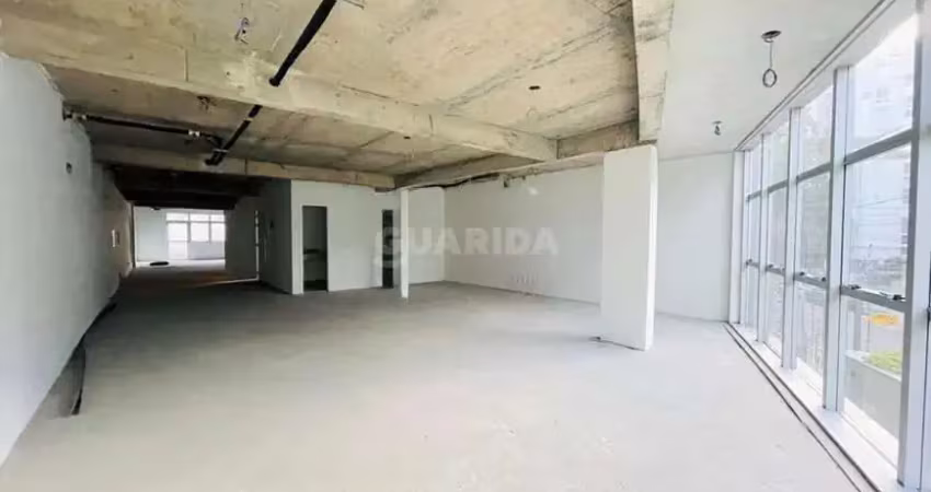 Prédio comercial com 1300m²