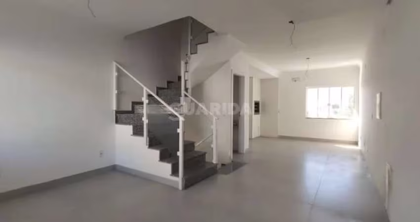 Casa Residencial com 3 dormitórios suítes para alugar no bairro Hípica.