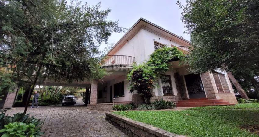 Casa comercial no bairro Tristeza.