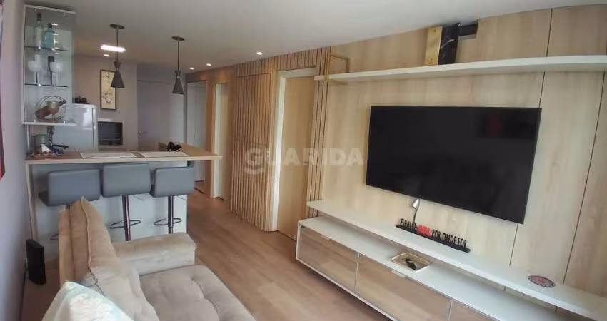 Apartamento mobiliado, com 1 dormitório suíte e 1 vaga de garagem, no bairro Santana
