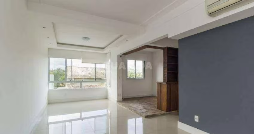 Apartamento com 2 dormitórios, sendo uma suíte, e 1 vaga de garagem no bairro Cristal