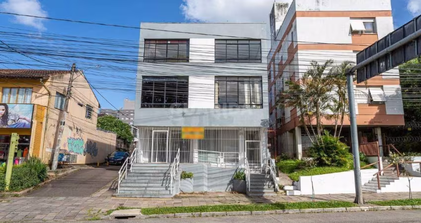 Loja Térrea mais a sobreloja no bairro Teresópolis.