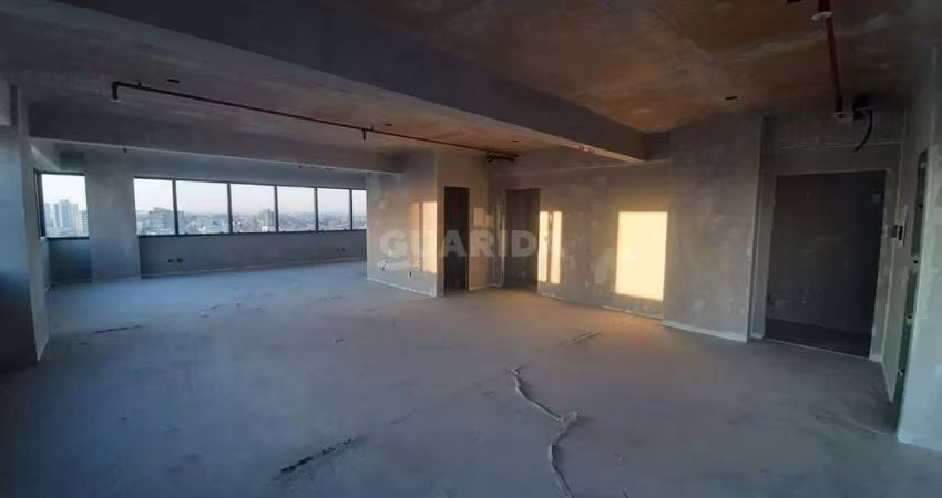 Conjunto comercial com terraço privativo no bairro Moinhos de Vento.