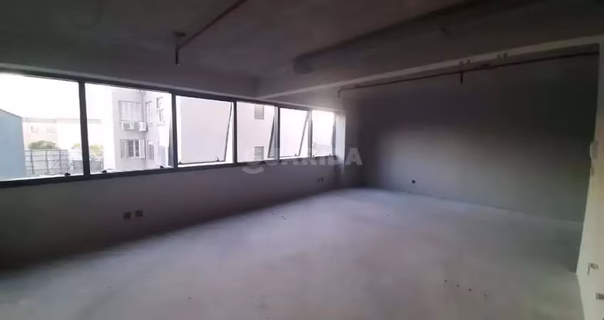 Conjunto comercial com terraço privativo no bairro moinhos de vento.