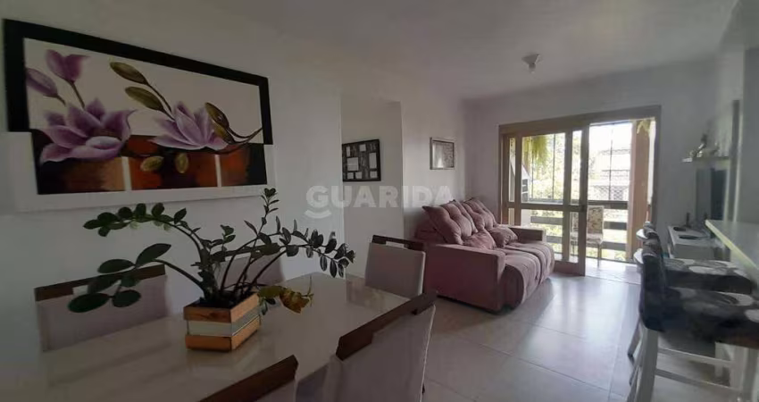 Apartamento mobiliado com 3 dormitórios, sacada com churrasqueira, no Bairro Partenon.