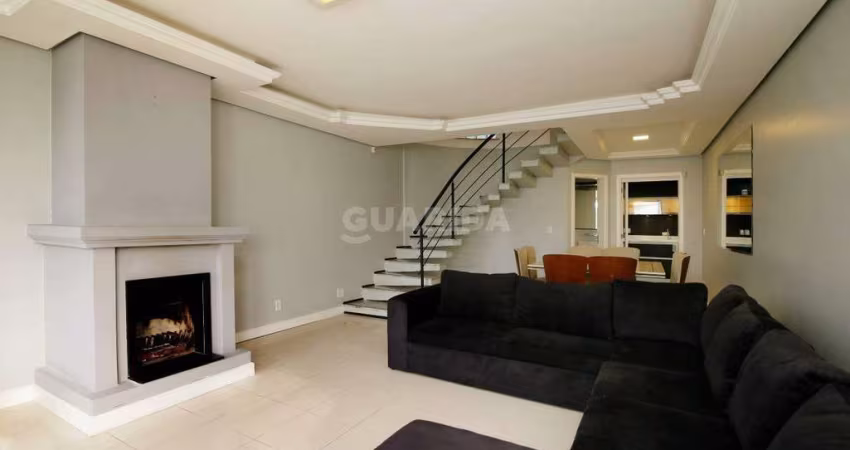 Casa mobiliada com 3 dormitórios suíte com sacada para alugar no bairro Alto Petrópolis, com 03 VAGAS/LAREIRA/PISCINA!