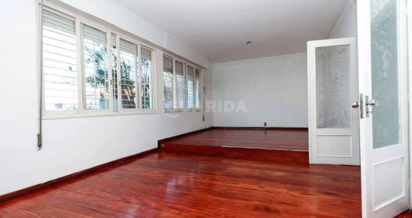 Casa com 5 dormitórios no Bairro Partenon.