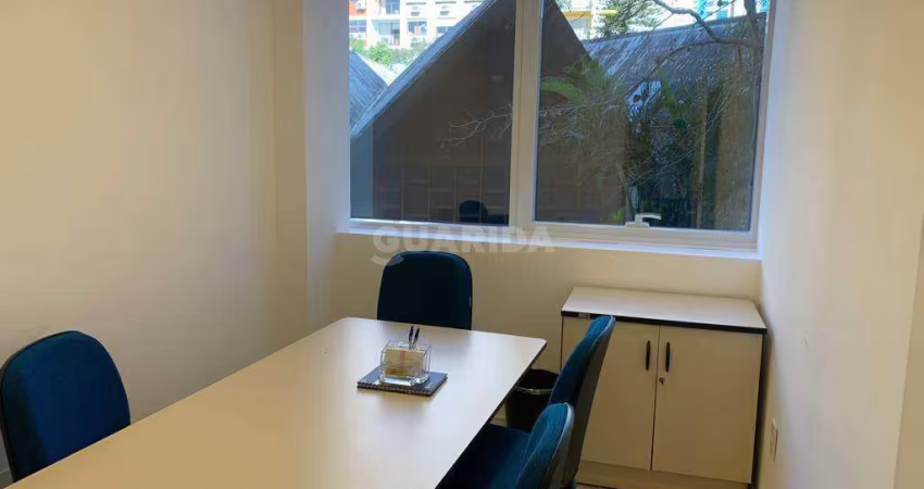 Conjunto comercial todo reformado no bairro Auxiliadora .