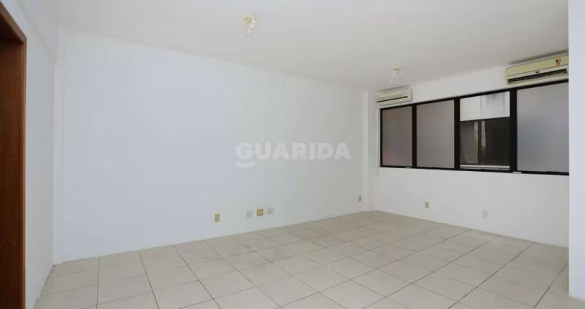 Conjunto comercial no bairro Petrópolis.