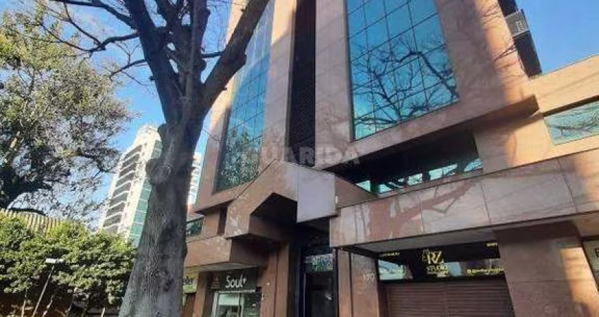 Conjunto comercial no bairro Auxiliadora.