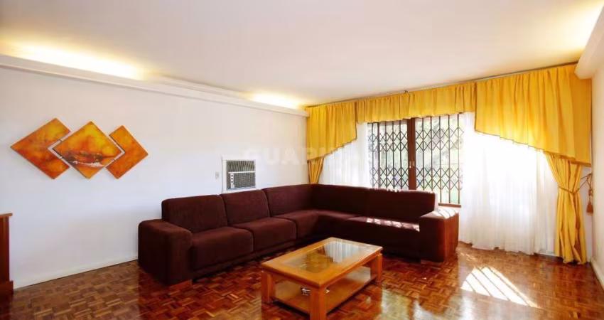 Casa residencial com 4 dormitórios, sendo 1 suíte, no bairro Chácara das Pedras