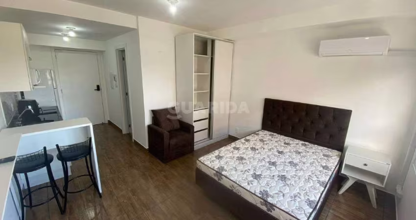 Apartamento estilo Studio/Loft, mobiliado, ao lado da faculdade da PUC, no bairro Partenon!