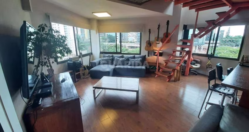 Loft mobiliado com 2 vagas de garagem, no bairro Três Figueiras
