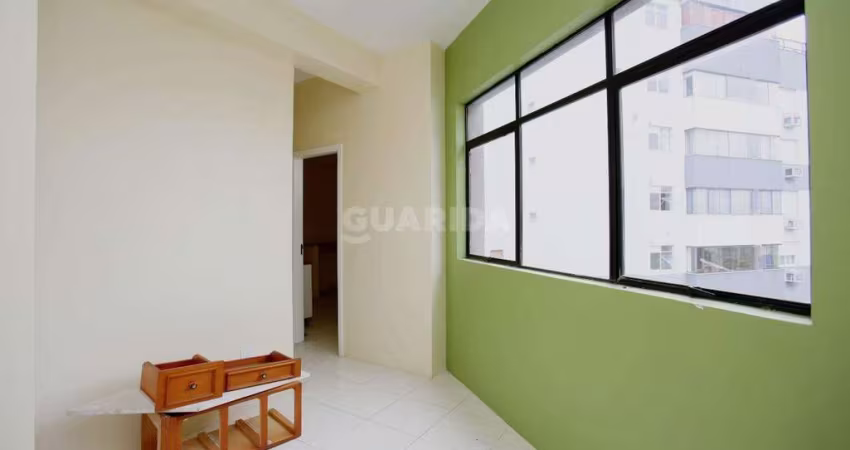 Conjunto comercial no bairro Azenha.
