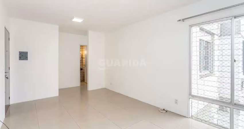 Apartamento de 2 dormitórios no bairro menino deus recém reformado!!