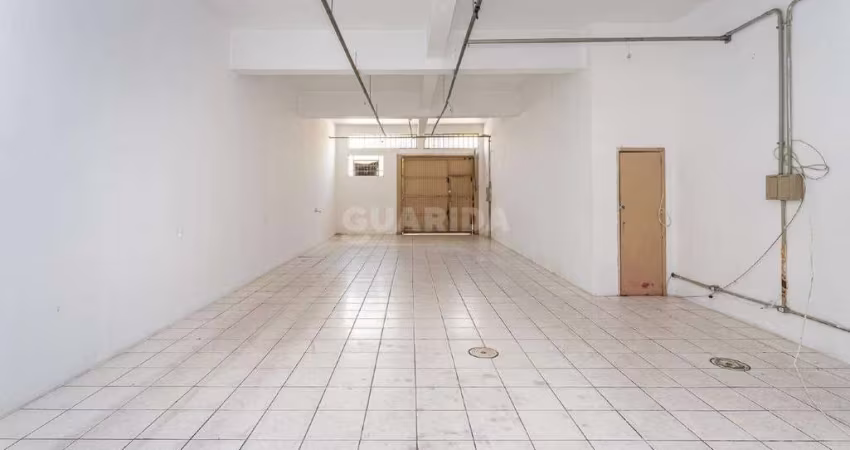 Loja comercial com 131m², quase na esquina com a Av Ipiranga, no bairro Santana.