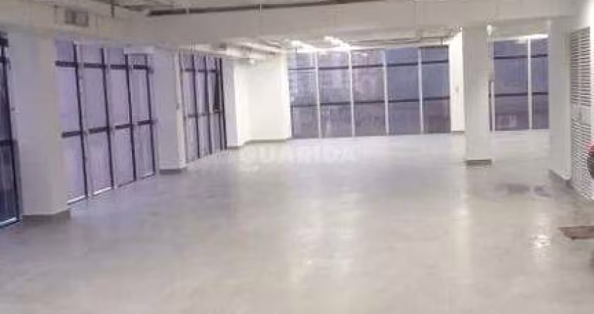 Conjunto comercial, todo reformado, no bairro Centro Histórico