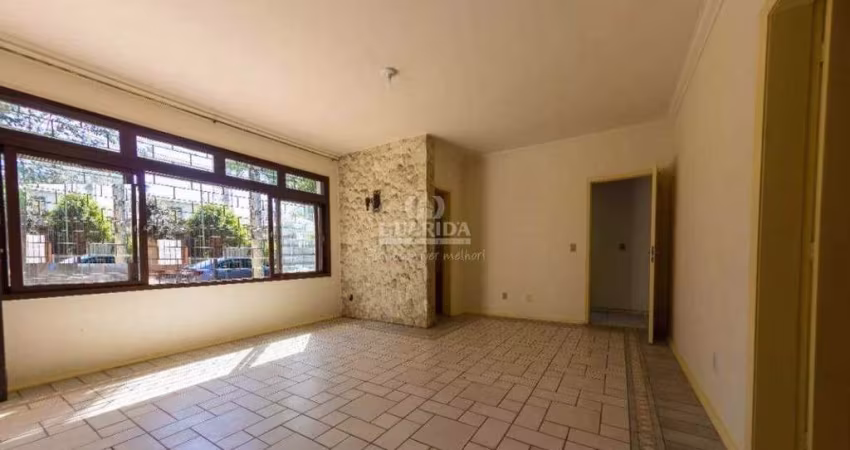 Casa Residencial/Sobrado com 4 ddormitórios, 1 suíte, 4 vagas de garagem no bairro Ipanema