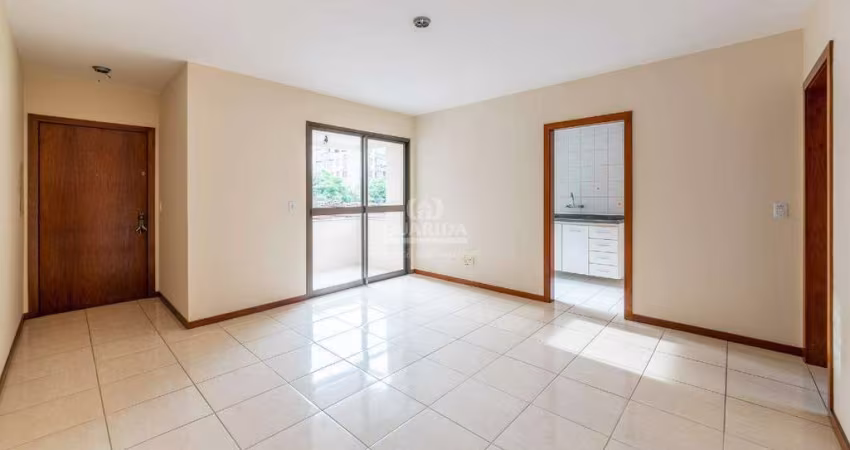 Apartamento de 2 dormitórios, sendo 1 suíte, no bairro Petrópolis