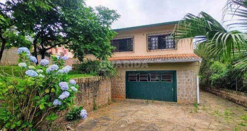 Casa Residencial com amplo terreno no bairro Hípica