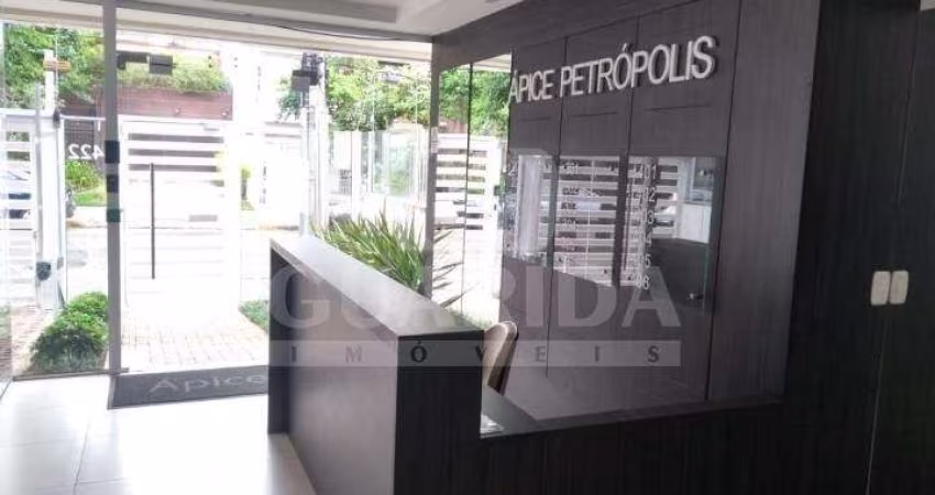 Conjunto comercial no bairro Petrópolis.