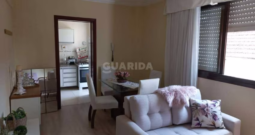 Apartamento com 1 dormitório, semimobiliado, no bairro Menino Deus