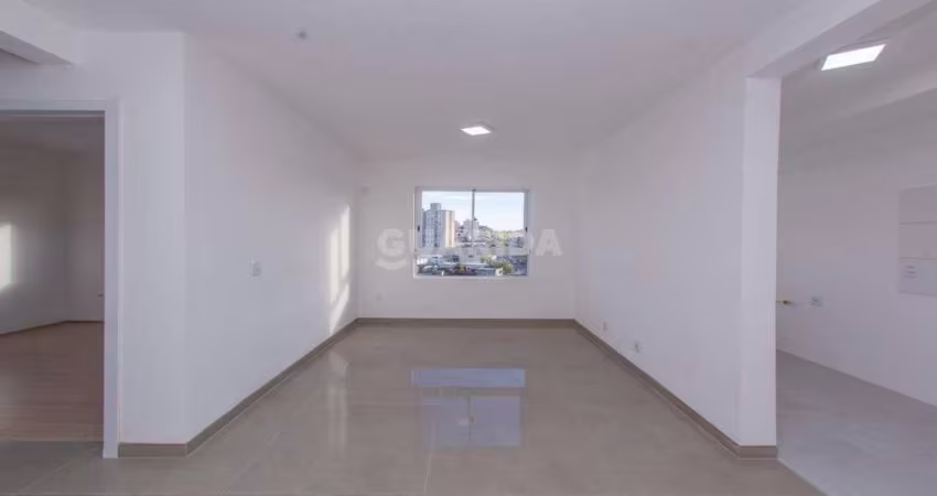 Apartamento com 2 dormitórios e 1 vaga de garagem no bairro Alto Petrópolis