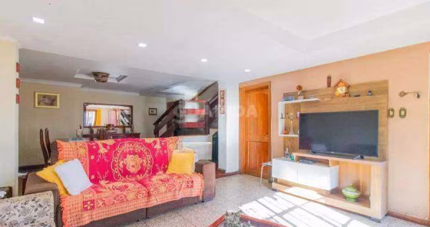 Casa Residencial com 4 Quartos, sendo 2 Suites, e 3 vagas de garagem no bairro Partenon - Porto Alegre/RS