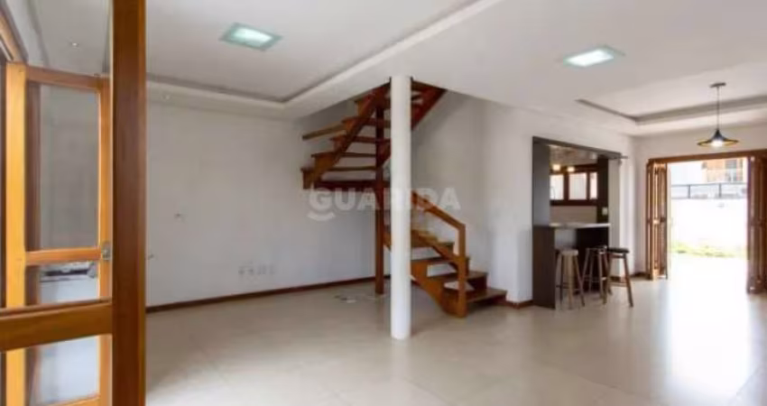 Casa Residencial com 4 dormitórios, sendo 1 suíte, para alugar no bairro Hipica.